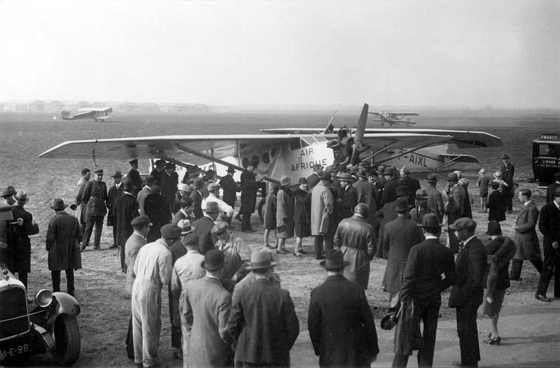 photo d'époque des débuts de l'aviation commerciale