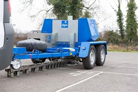 Site du STAC à Bonneuil-sur-Marne : mesures de portance avec la remorque HWD pour tester le prototype d'un dispositif de mesure d'ovalisation équipé de plusieurs capteurs laser 