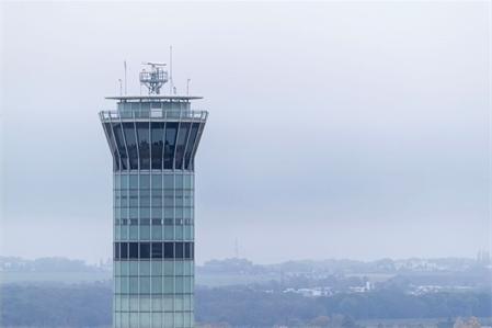 Aéroport de Paris-Charles-de-Gaulle : détail de la vigie de la tour de contrôle Nord 