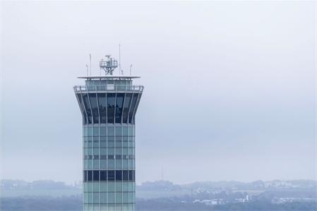Aéroport de Paris-Charles-de-Gaulle : détail de la vigie de la tour de contrôle Nord 